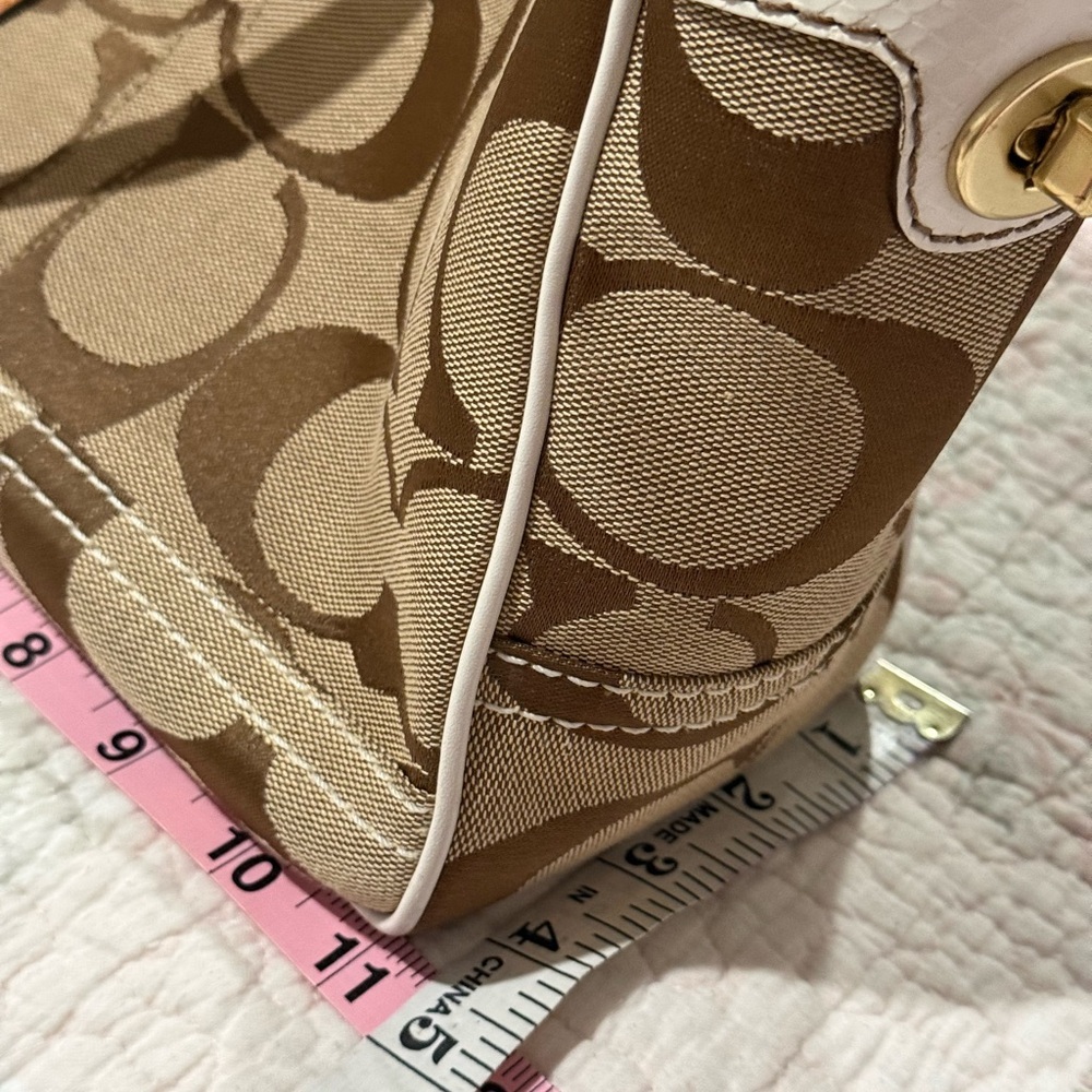 Coach Jacquard Tote Khaki White Python Trim Nearly Perfect Condition! - Picture 9 of 16